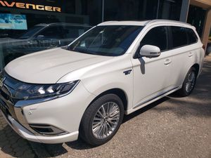 MITSUBISHI-Outlander-PHEV Top 4WD Top gepflegt,Pojazdy używane