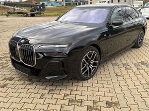 BMW-i7-xDrive 60 M-Sport LoungSeat Sky+TV  EUR192589,-,Vehículo de ocasión