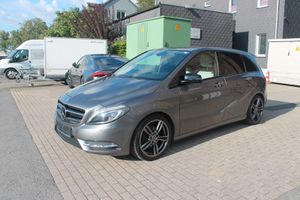 MERCEDES-BENZ-B 180-BE*Xenon*AHK*PDC*Sitzhzg*Navi*18"Allwetter,Употребявани коли