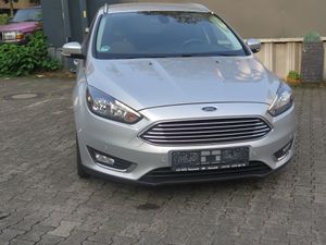 FORD-Focus-Turnier Titanium, kein Wartstau,Tüv 07/26,Használtautó