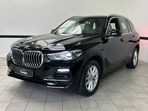 BMW-X5-xDrive30d Navi*Leder*LED*1Hand*,Pojazdy używane