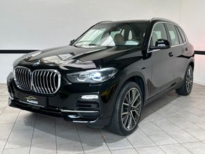 BMW-X5-xDrive30d Navi*Leder*LED*21Zoll*1Hand*,Подержанный автомобиль