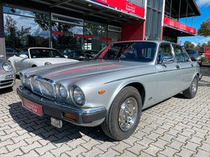 JAGUAR-XJ12-53 HE -dt Auto- 1 Hand- orig 76tkm !,Олдтаймер (Раритетный автомобиль)