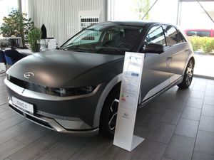 HYUNDAI-IONIQ 5 77,4 kWh 4WD Uniq-IONIQ 5,teşhirdeki otomobil