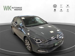 VW-Golf-VIII Style 1,4 l eHybrid REARVIEW / AHK / ASSIST / SHZ,Předváděcí vozidlo