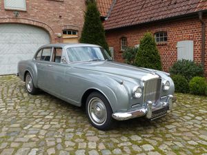 Bentley-S2-S 2 Continental Flying Spur,Олдтаймер (Раритетный автомобиль)