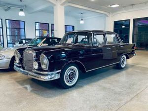 Mercedes-Benz-230-W111 230 S Heckflosse *** Schweizimport,Oldtimer