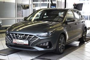 Hyundai-i30-10 T-GDI Trend Mild-Hybrid Automatik*SHZ*PD,Употребявани коли