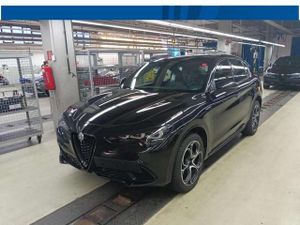 Alfa Romeo-Stelvio-Veloce Q4,yıllık otomobil