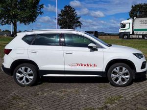 SEAT-Ateca-Xperience 15 DSG *5JGar*Navi*behLenkr*8fachRä,teşhirdeki otomobil