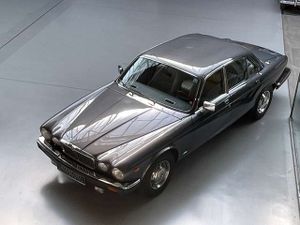 Jaguar-XJ12-5,3 HE Sovereign,Подержанный автомобиль