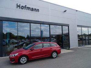 Hyundai-i30-cw  1,4 Select Kombi Klima Radio USB,Gebrauchtwagen