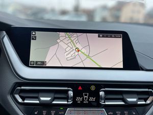 BMW 116 i Limousine LENKRADH. LED KLIMA DAB NAVI AHK