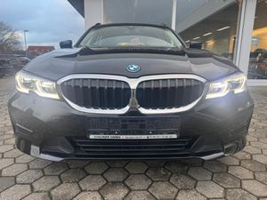 BMW 330 e Touring LASERLICHT HEAD-UP PDC KLIMA