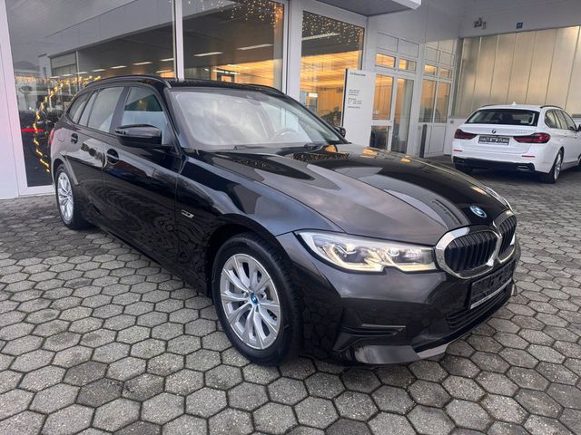 BMW 330 e Touring LASERLICHT HEAD-UP PDC KLIMA