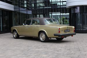 ROLLS-ROYCE Silver Shadow