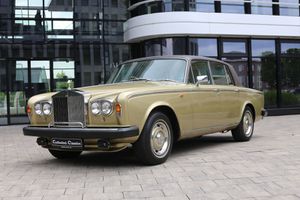 ROLLS-ROYCE Silver Shadow