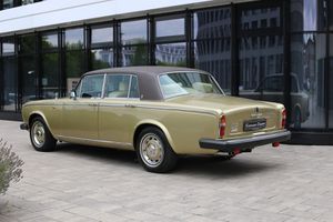 ROLLS-ROYCE Silver Shadow