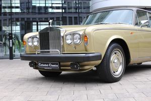 ROLLS-ROYCE Silver Shadow