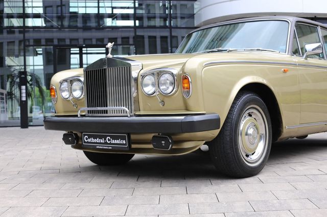 ROLLS-ROYCE Silver Shadow II