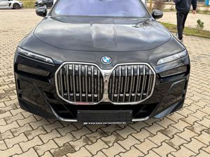 BMW i7 xDrive 60 M-Sport LoungSeat Sky+TV  EUR192589,-