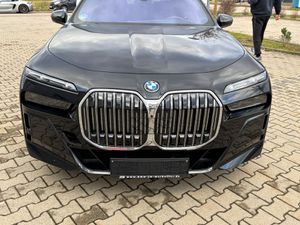 BMW 750 e xDRive MSport Sky Iconic CinemaTV  168.720EUR