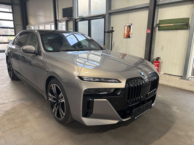 BMW i7 xDriveM70 PanSky KinoTV  Lounge 222000