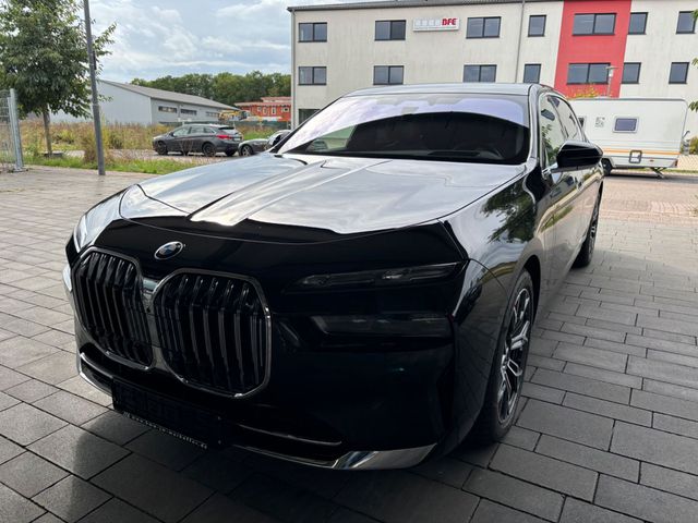 BMW 740 d xDrive Executive LoungeStandhzg   NP140000