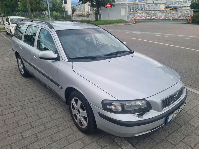 VOLVO V70 2.4T.   &quot;Tüv neu + neuer ZR&quot;