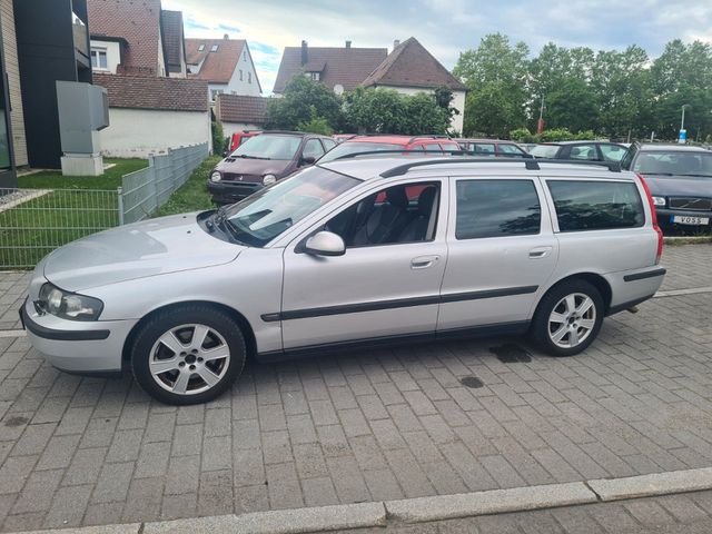 VOLVO V70 2.4T.   &quot;Tüv neu + neuer ZR&quot;