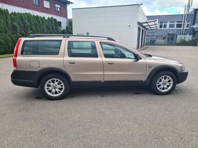 VOLVO XC70 2.4T AWD