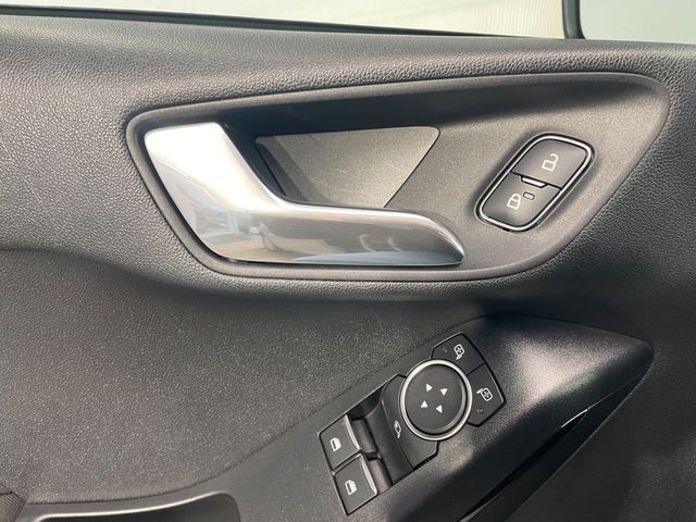 FORD Fiesta Cool &amp; Connect Navi / Allwetter