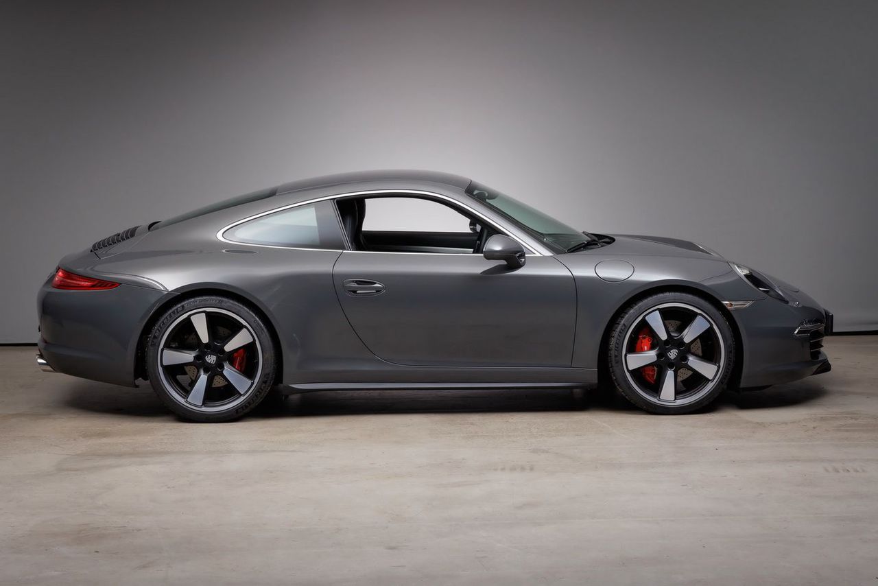 PORSCHE 991