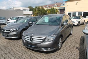 MERCEDES-BENZ B 180 BE Klima*Navi*Sitzkomfortpaket*Sitzhzg*