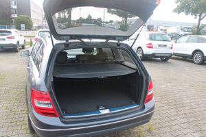 MERCEDES-BENZ C 180 T AVANTGARDE Sitzhzg*Wechsler*Navi*