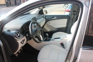 MERCEDES-BENZ B 180 BE*Xenon*AHK*PDC*Sitzhzg*Navi*18&quot;Allwetter