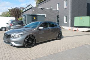 MERCEDES-BENZ A 180 Style*19&quot;LM+tiefer+Heckspoiler*Navi*