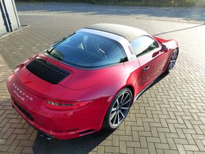 PORSCHE 991