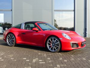 PORSCHE 991