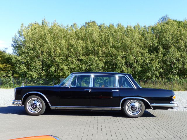 MERCEDES-BENZ 600