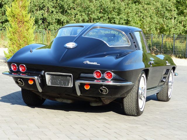 CORVETTE C2 Sting Ray Split Window Fuel Injection