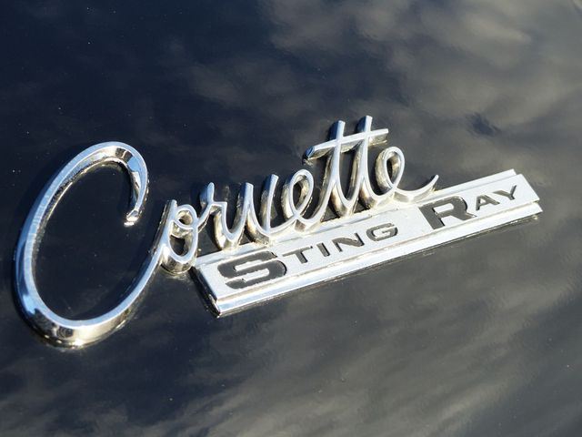 CORVETTE C2 Sting Ray Split Window Fuel Injection