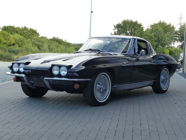 CORVETTE C2 Sting Ray Split Window Fuel Injection