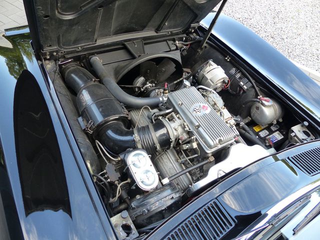 CORVETTE C2 Sting Ray Split Window Fuel Injection