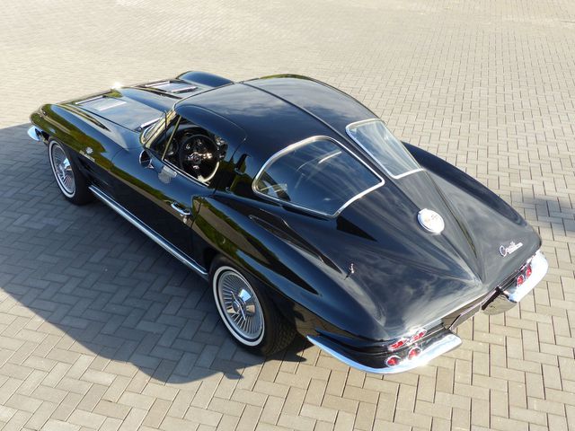 CORVETTE C2 Sting Ray Split Window Fuel Injection