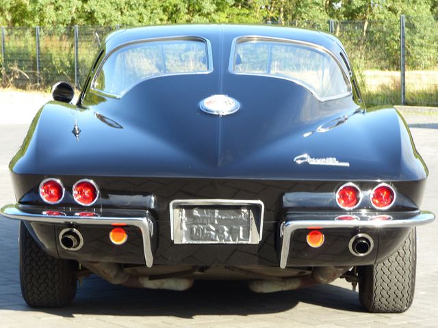 CORVETTE C2 Sting Ray Split Window Fuel Injection