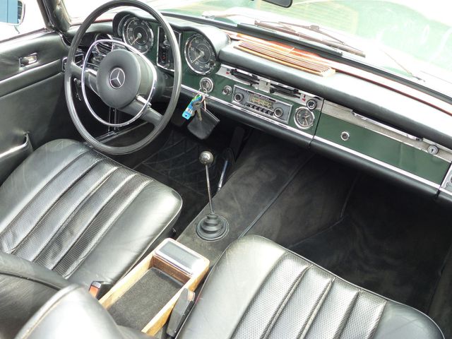 MERCEDES-BENZ 280 SL Pagode