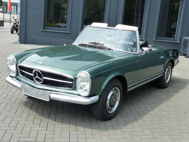 MERCEDES-BENZ 280 SL Pagode