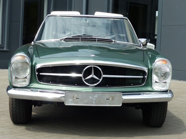 MERCEDES-BENZ 280 SL Pagode