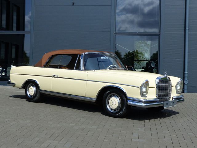 MERCEDES-BENZ 250 SE W 111 Cabriolet